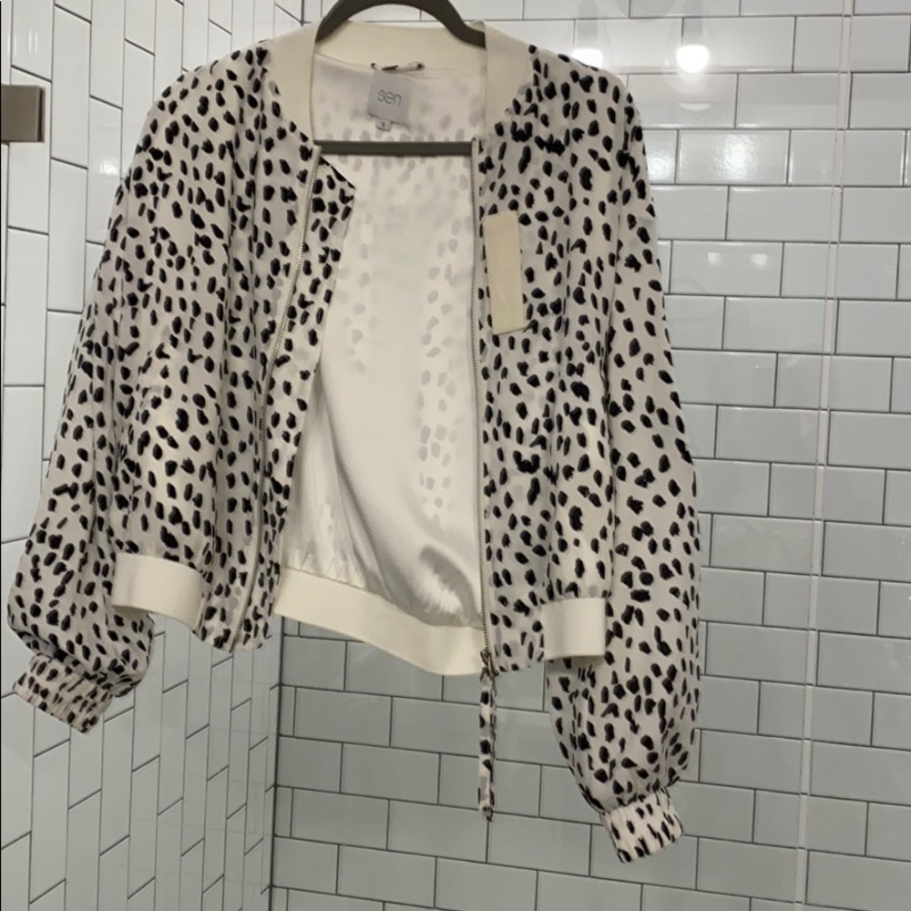 Black and white spot bomber jacket